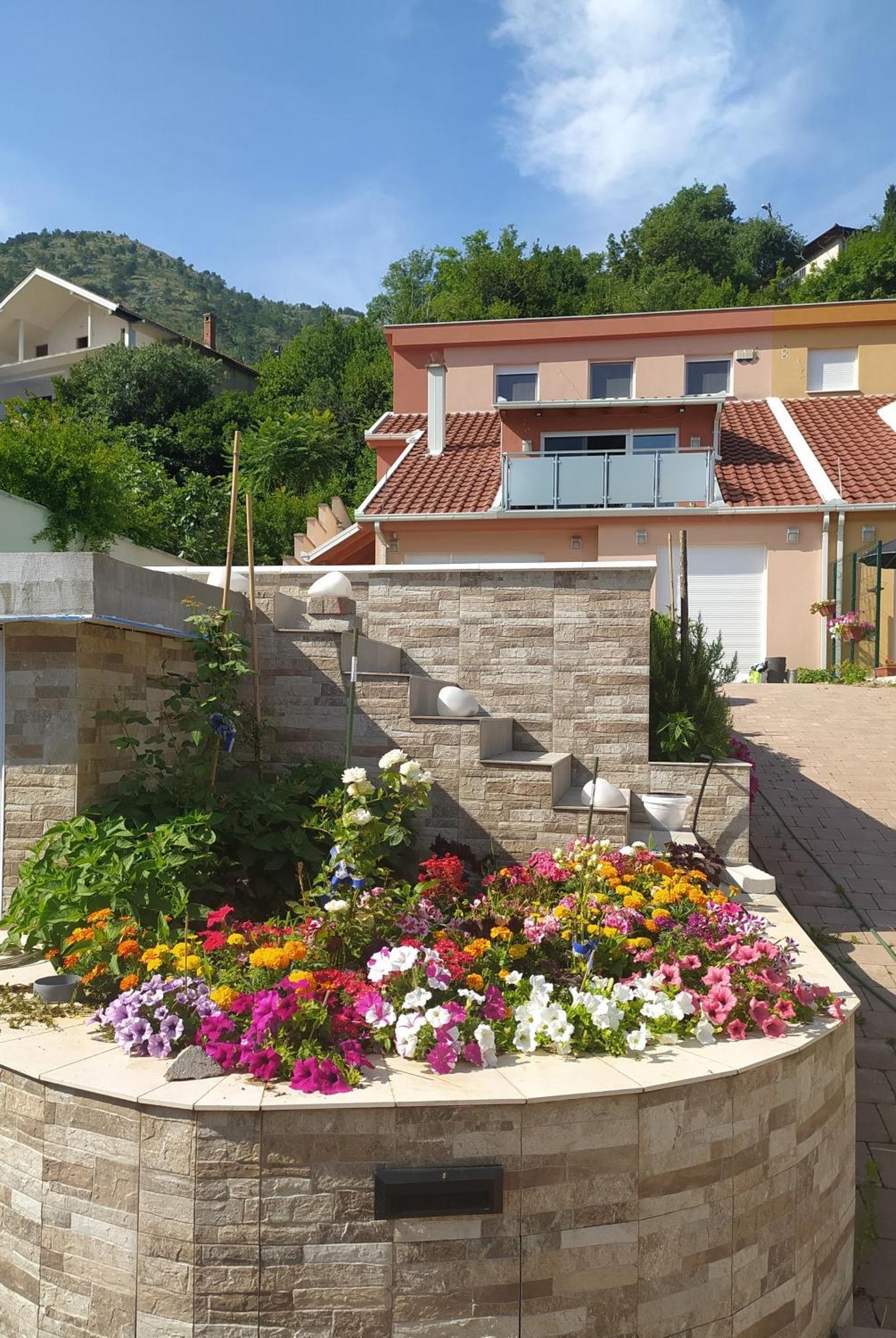Apartments Enigma - With Private Parking Mostar Exterior photo