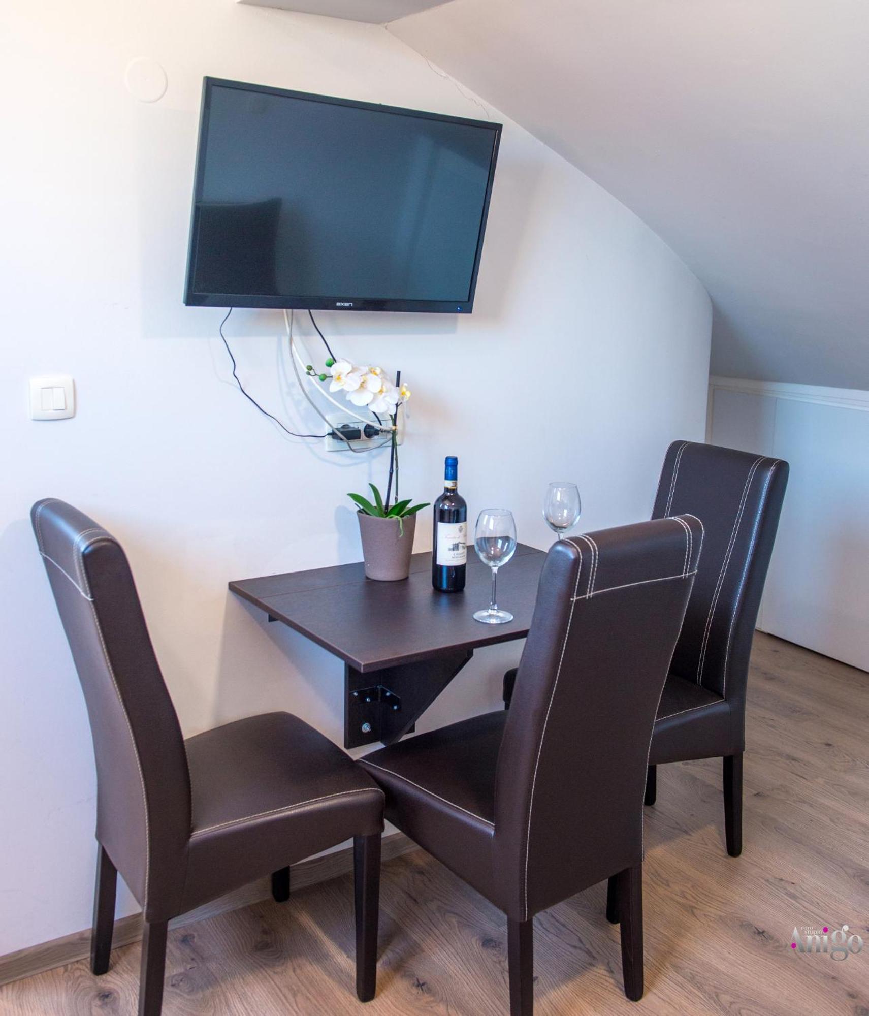Apartments Enigma - With Private Parking Mostar Exterior photo